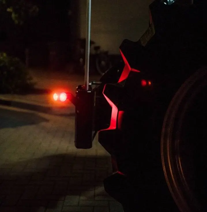 Width lighting LED on a TractorBumper