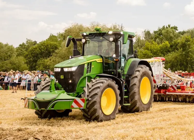 John Deere — TractorBumper