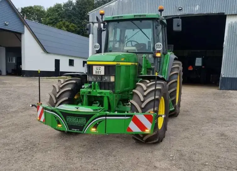 John Deere — TractorBumper