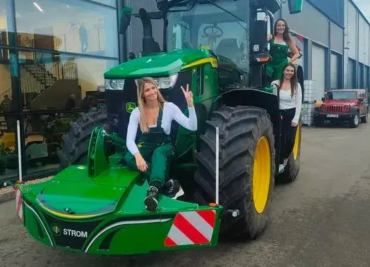John Deere — TractorBumper