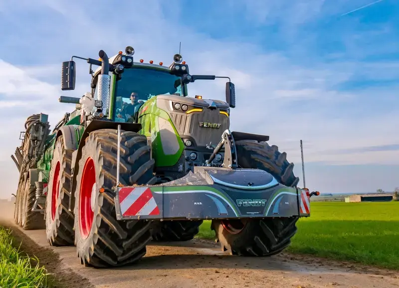 Fendt — TractorBumper