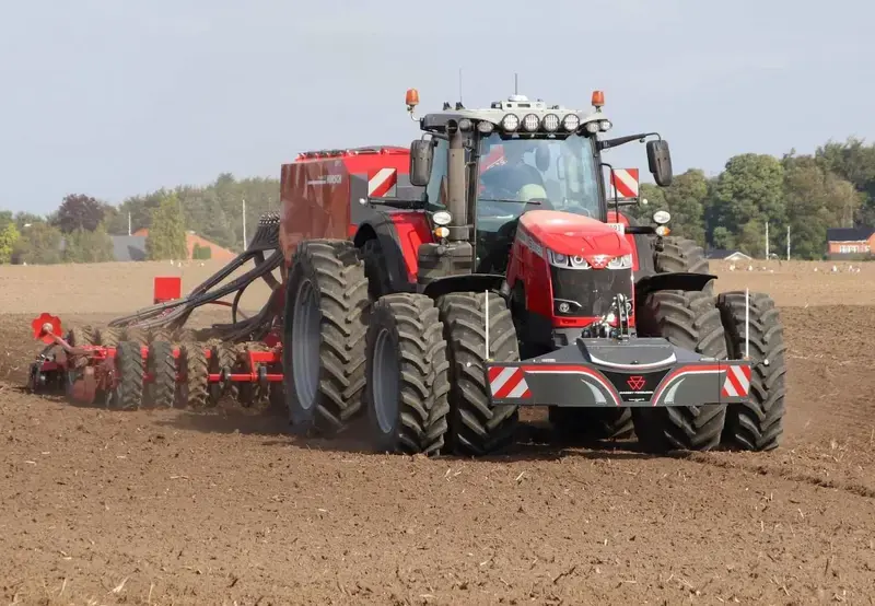 Massey Ferguson — TractorBumper