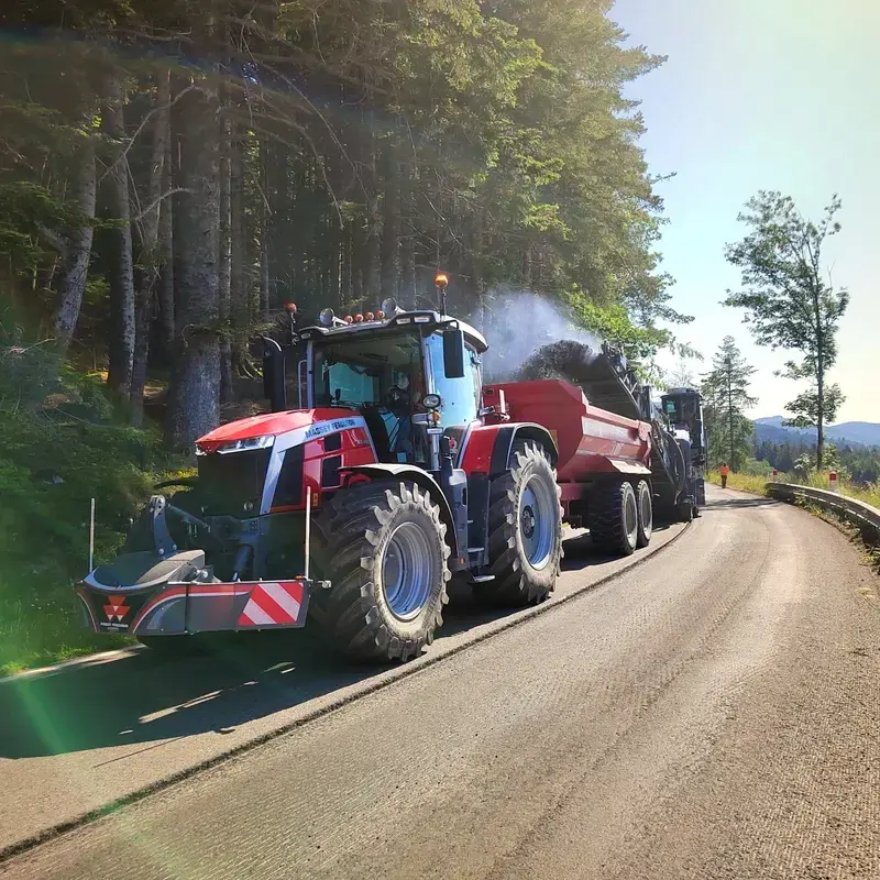 Massey Ferguson — TractorBumper