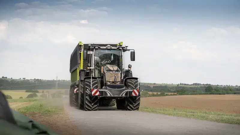 Massey Ferguson — TractorBumper