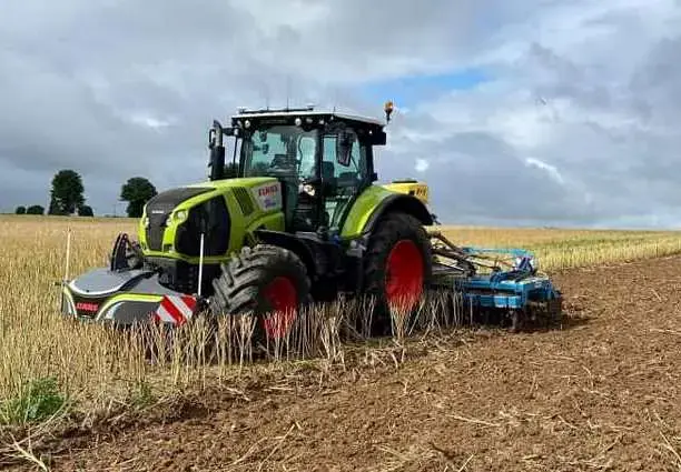 Claas — TractorBumper