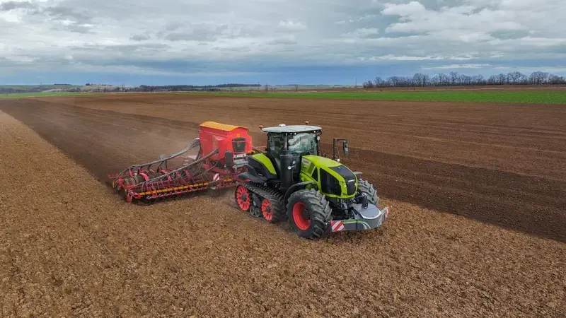 Claas — TractorBumper