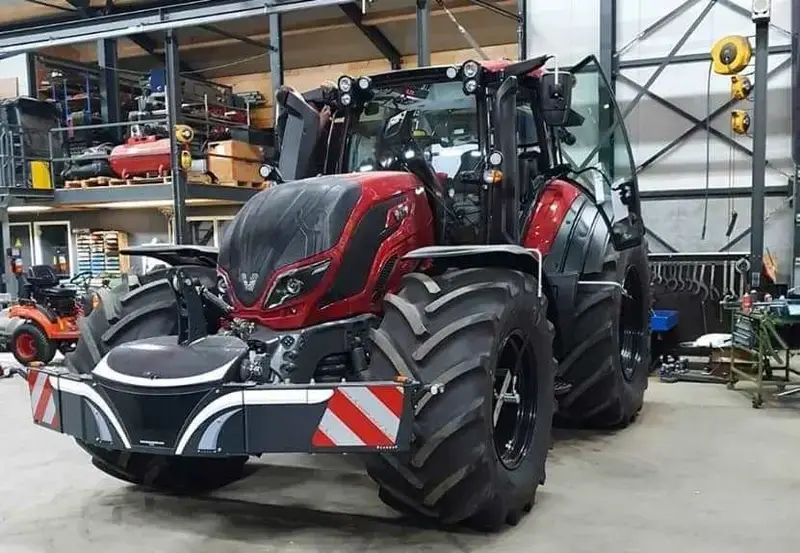 Valtra — TractorBumper