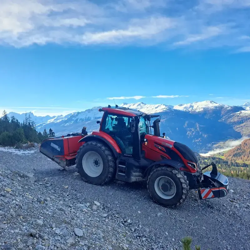 Valtra — TractorBumper