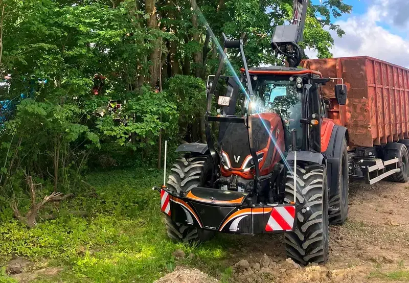 Valtra — TractorBumper