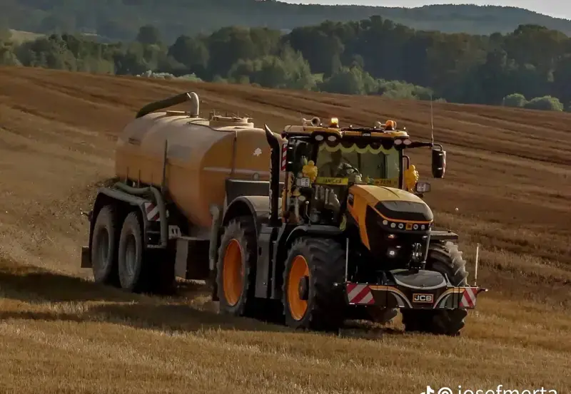 JCB — TractorBumper