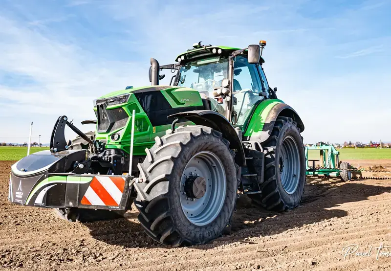 Deutz-Fahr — TractorBumper