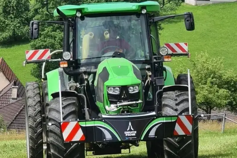 Deutz-Fahr — TractorBumper